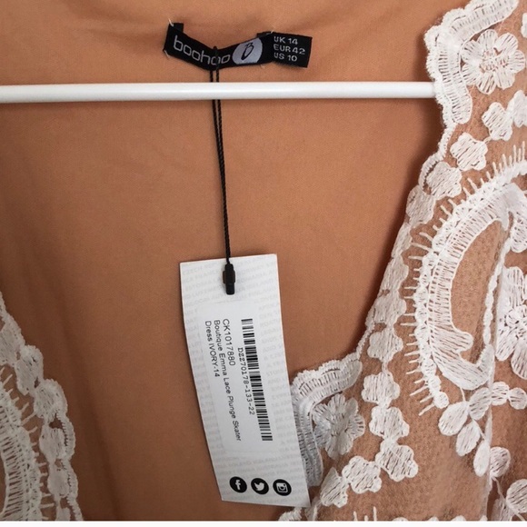 Lace Dress - Picture 3 of 3